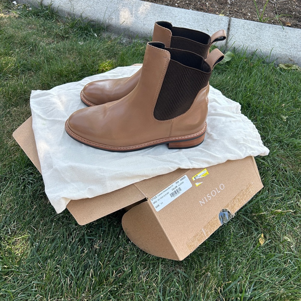Nisolo Chestnut Leather Ankle Boots
